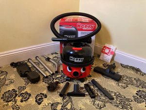 Everything included in the box that comes with the Henry Cordless vacuum cleaner.